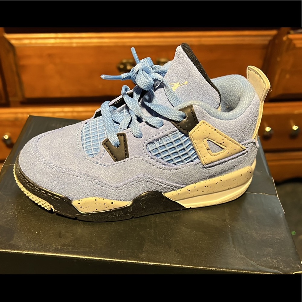 Air Jordan 4 TD University Blue